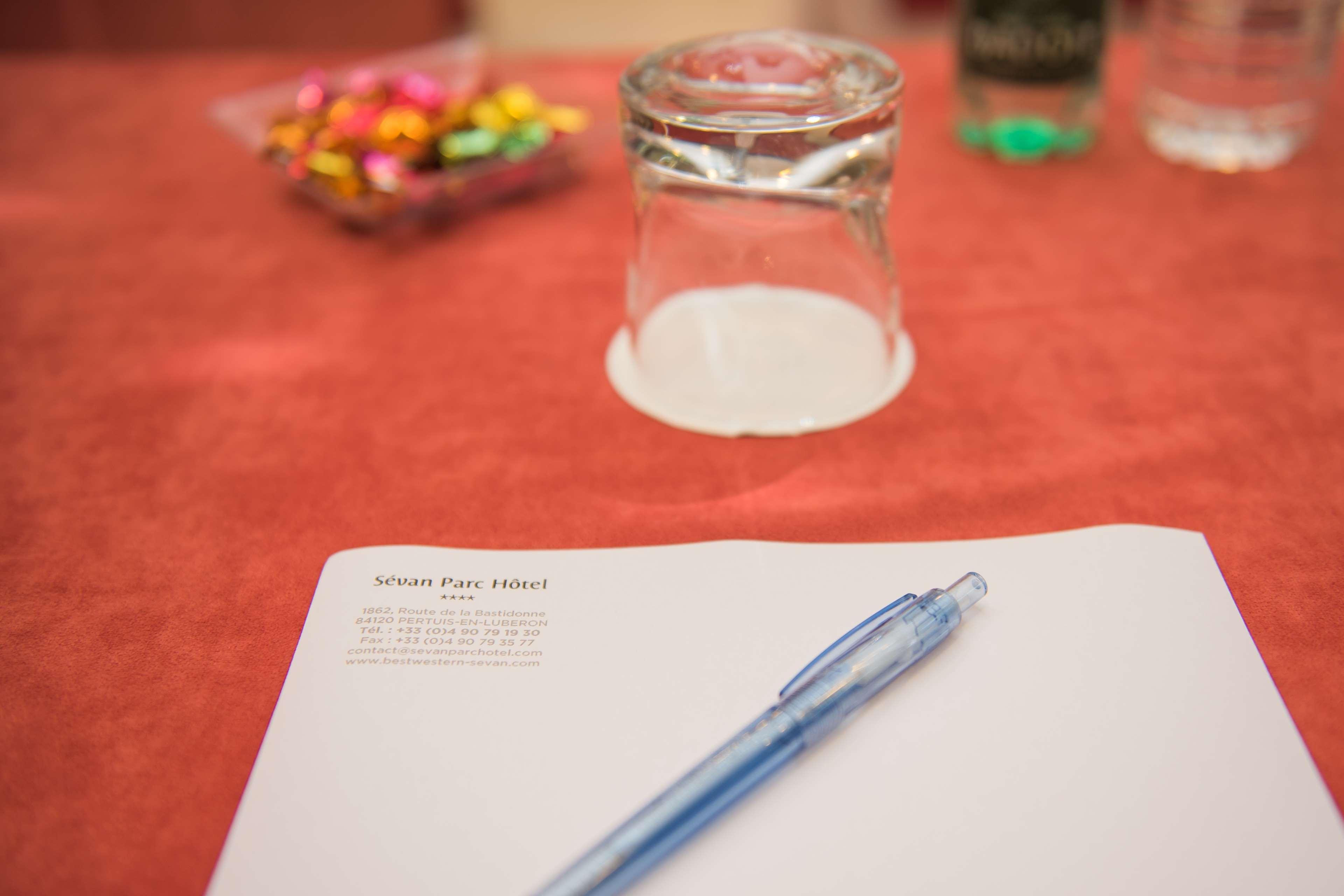 Best Western Sevan Parc Hotel Pertuis Ngoại thất bức ảnh