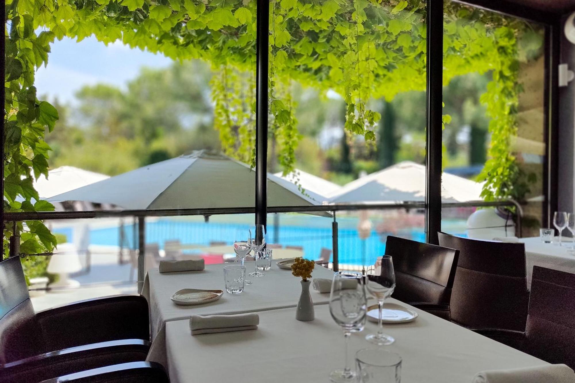Best Western Sevan Parc Hotel Pertuis Ngoại thất bức ảnh