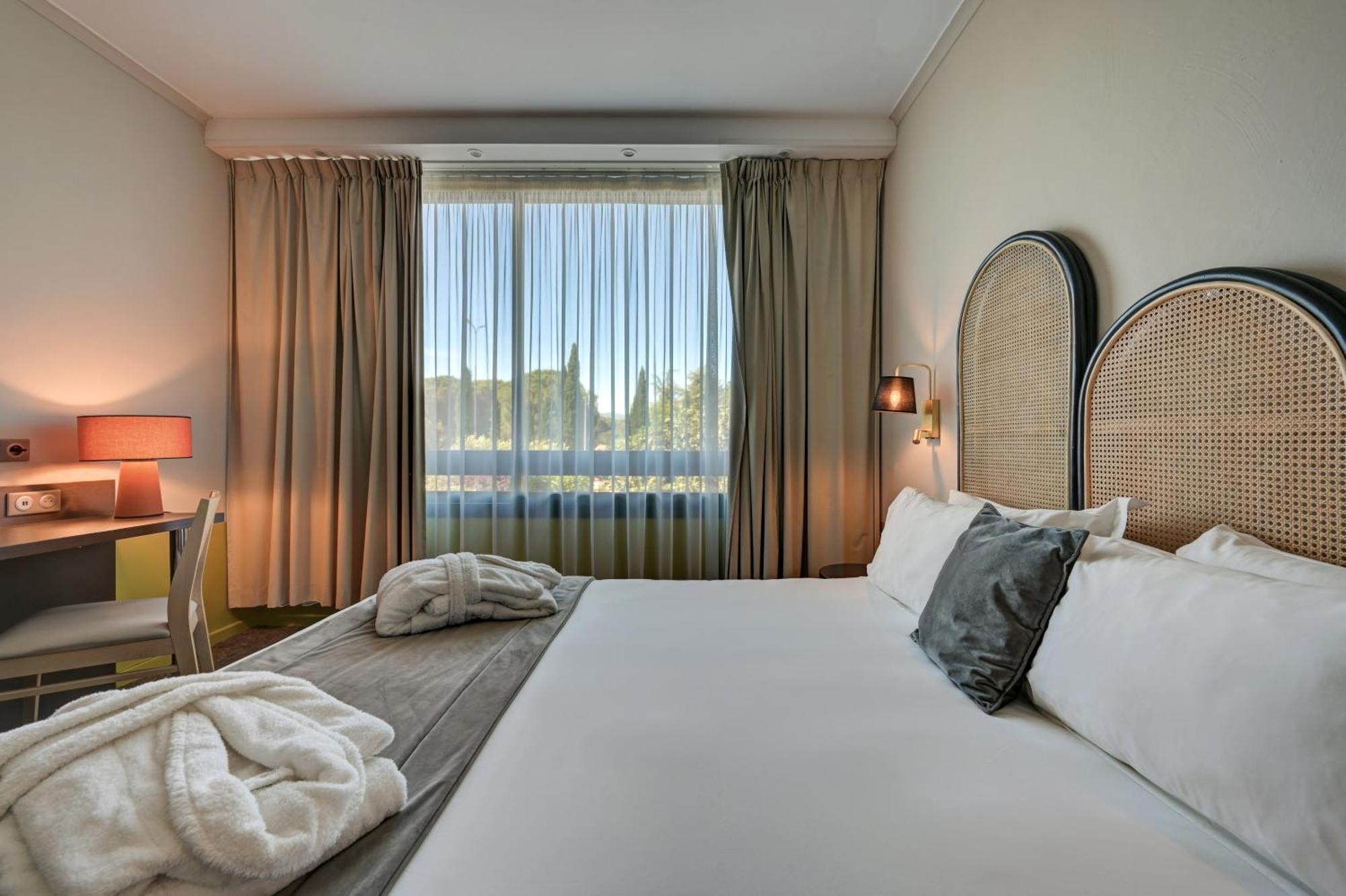 Best Western Sevan Parc Hotel Pertuis Ngoại thất bức ảnh